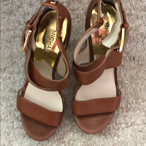 size 6.5 michael kors heels - Picture 2 of 4